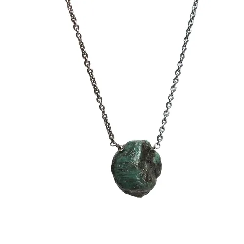 Vista 3 de Gempires Natural Raw Emerald Pendant Necklace, 15-20 mm Gemstone With Black Plated 16 + 2 Inch Adjustable Chain