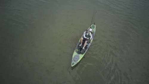Vista 4 de Wilderness Systems Radar 135 Kayak de pesca para sentarse en la parte superior, Kayak de pescador premium, 13' 6