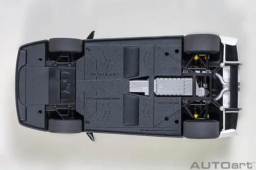 Vista 8 de AUTOart 1/18 Diablo SVR 1996 Impact White 79149
