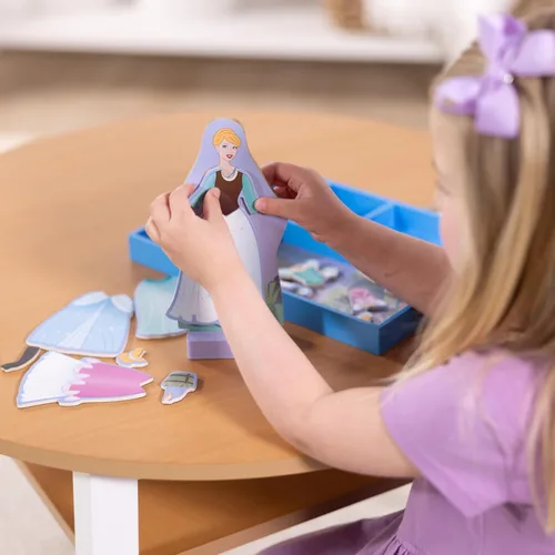 Vista 3 de Melissa & Doug Disney Cenicienta Princesa - Juego de muñecas magnéticas de madera para vestir, 30+ piezas