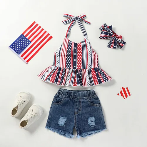 Vista 2 de Noubeau Traje de niña del 4 de julio con diseño de bandera americana, top halter para niñas, jeans rasgados, pantalones cortos de mezclilla, ropa