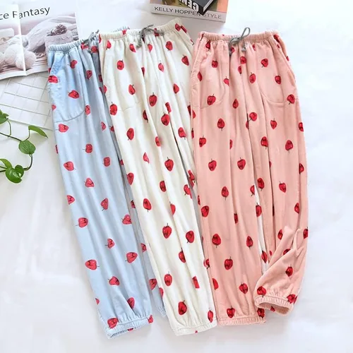 Vista 2 de RICHTRUE Pantalones de pijama peludos de fresa para mujer, pijamas kawaii, lindos pantalones de pijama para mujer, pantalones de pijama preppy
