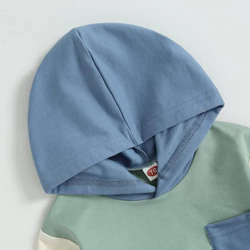 Vista 4 de Conjunto de ropa de bebé niño de manga larga con capucha de color de contraste, pantalones elásticos, lindo traje de otoño e invierno