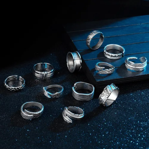 Vista 4 de RIOSO Juego de 12 anillos vintage para hombre, con alas de ángel, ajustables, góticas, punk, abiertas, Metal, Sin piedras preciosas