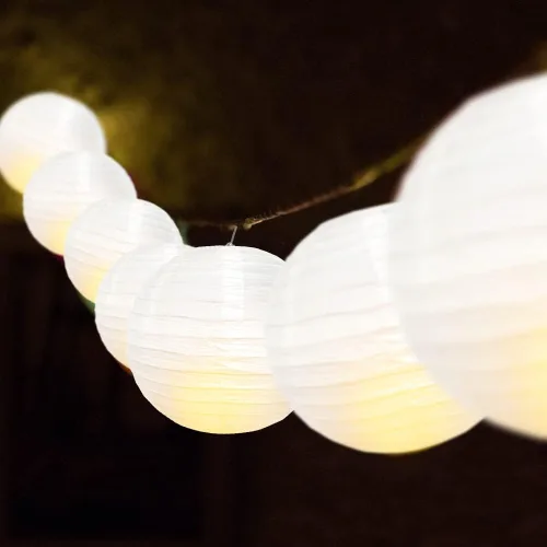 Vista 4 de DazzLiteer 12 linternas de papel blanco con luz LED, decoraciones redondas colgantes de papel para cumpleaños, bodas, fiestas, decoración del hogar