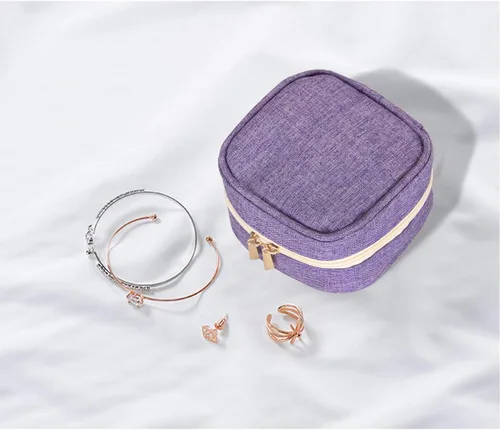 Vista 6 de Teamoy Pequeño estuche de viaje para joyas, caja organizadora portátil para joyas, aretes, anillos, collares, perfecto para mujeres, regalo del día