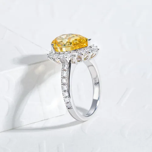 Vista 6 de Gobaalele 8.88cttw10.52cttwForest in DownpourCocktail Ring Pear-Cut 5A Grade Cubic Zirconia Statement Ring Simulated Emerald Teardrop Ring White