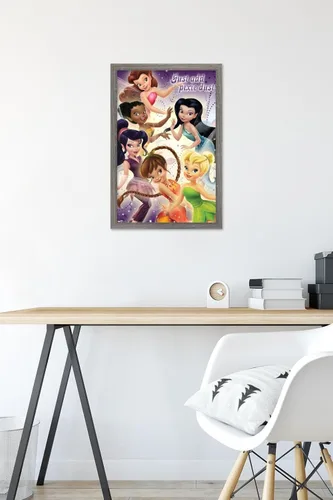 Vista 6 de Trends International Disney Tinker Bell - Póster de pared de hadas, 14.725 x 22.375 pulgadas, versión enmarcada de madera de granero Versión