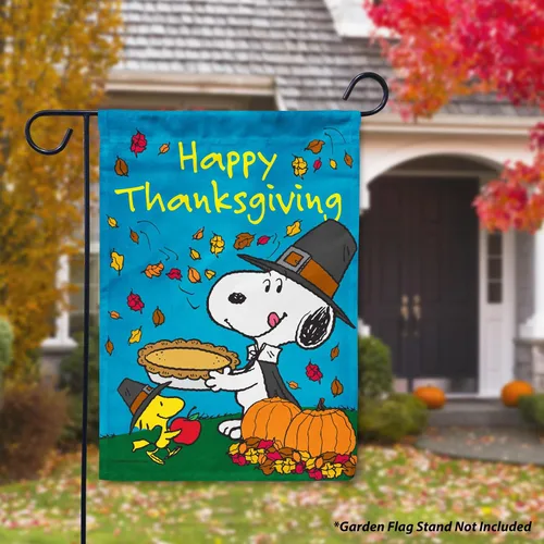 Vista 2 de Flagology, PEANUTS®, Happy Thanksgiving Snoopy - Bandera de jardín de 12 x 18 pulgadas, con licencia oficial de Peanuts®, otoño