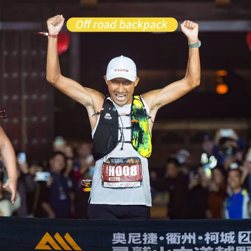 Vista 7 de YOUGLE Chaleco de hidratación para correr, mochila ligera de hidratación para hombres de 10 litros para carreras de maratón de trail running