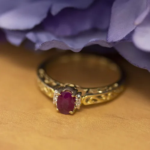 Vista 7 de Direct-Jewelry Anillo de diamantes y rubí ovalado de oro amarillo de 14 k