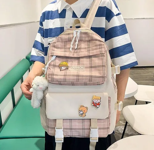 Vista 3 de Aobiono Juego de 5 mochilas a cuadros kawaii, estética, a cuadros, con alfileres, oso, colgante, luz escolar, kit de suministros escolares