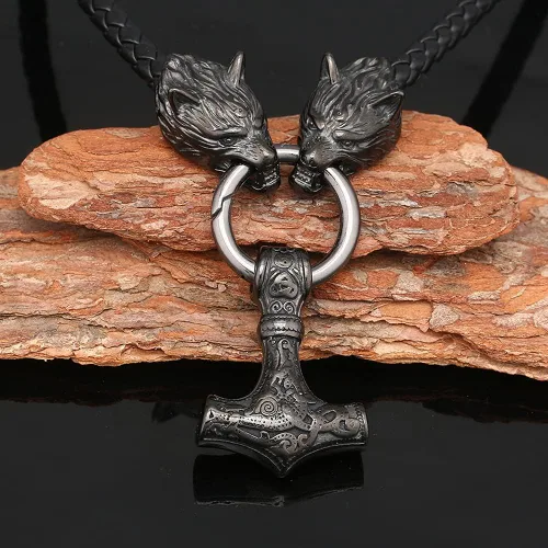 Vista 4 de WYPAN Collar de martillo de Thor vikingo nórdico con nudo celta de Odin Mjolnir Vintage Amuleto pagano colgante hombres de acero inoxidable trenzado