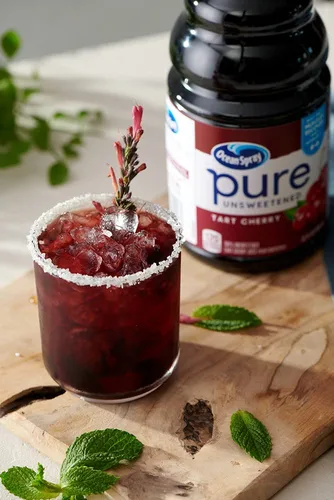Vista 5 de Ocean Spray® Cereza ácida pura sin azúcar, 100% jugo de cereza ácida, botella de 32 onzas líquidas (paquete de 8)