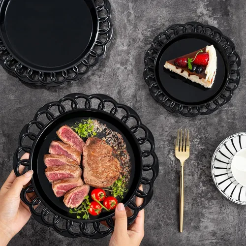 Vista 4 de COLOSUS Juego de 60 platos de plástico negro, platos barrocos elegantes, elegantes platos desechables con borde de encaje, platos de plástico