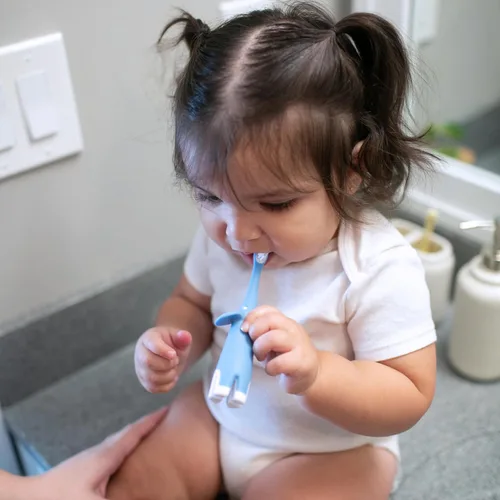 Vista 12 de Dr. Brown's Cepillo de dientes para bebés y niños pequeños, elefante, azul, 0-3 años