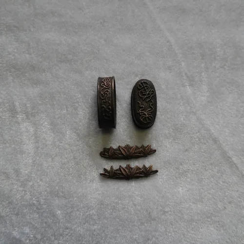Vista 12 de Espada samurái japonesa KOSHIRAE – Fuchi Kashira Menuki 01-77