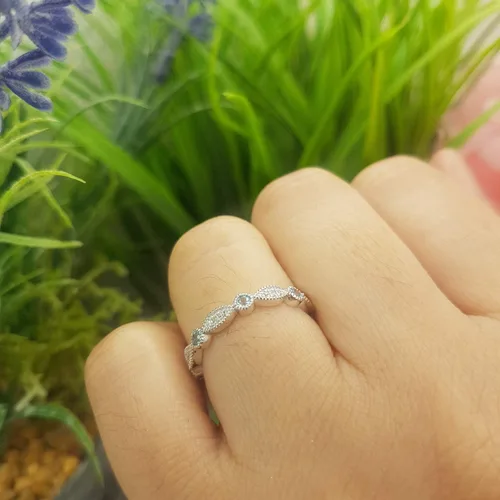 Vista 5 de Dazzlingrock Collection Anillo de boda apilable de estilo vintage de 14 quilates con piedras preciosas redondas y diamantes blancos, oro blanco