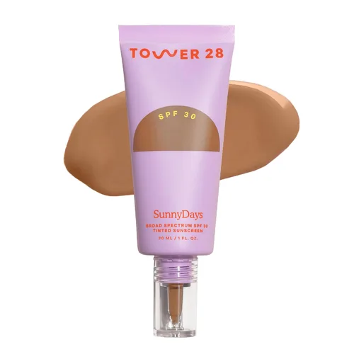 Vista 21 de Tower 28 Base de maquillaje con SPF 30, protector solar tintado SunnyDays 05 FAIRFAX