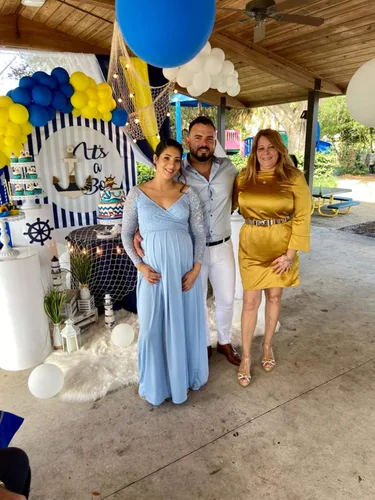 Vista 2 de Molliya - Vestido largo de maternidad de encaje y hombros descubiertos Maxi vestido elegante elástico, para baby shower y sesión de fotografías