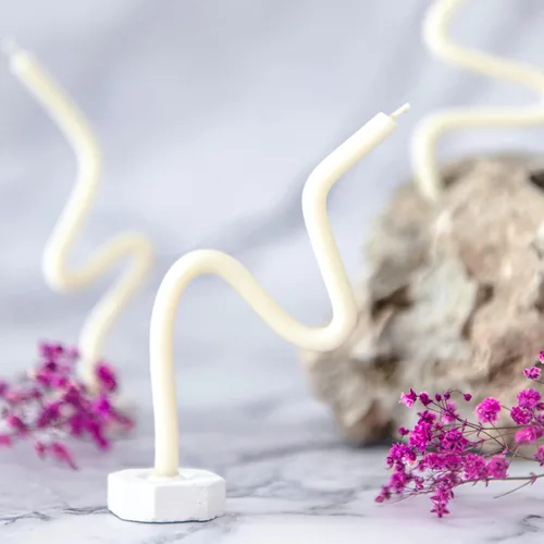Vista 7 de BlueBee - Candelabros de abeja 100% naturales, velas cónicas altas y finas, 100