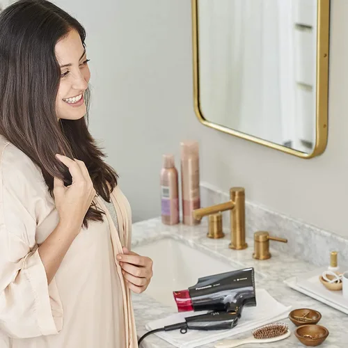 Vista 10 de Secador de Cabello Compacto Panasonic nanoe para Cabello de Aspecto Saludable, 1400W Portátil, Mango Plegable y Boquilla QuickDry para Secado Rápido