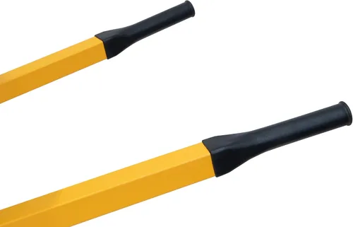 Vista 10 de Carretilla de acero True Temper con neumático nunca plano y asas de acero, 6 pies cúbicos