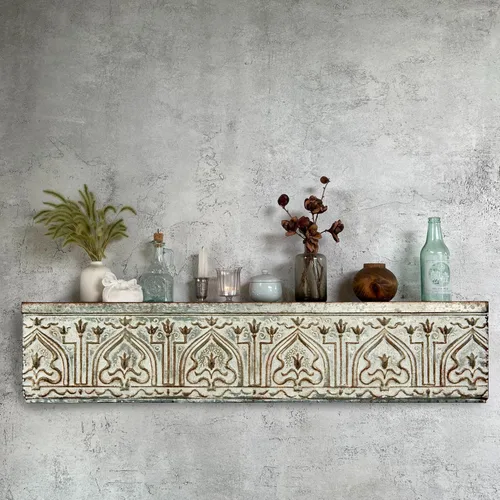 Vista 2 de Creative Co-Op Estante decorativo de pared de metal blanco y gris, zinc