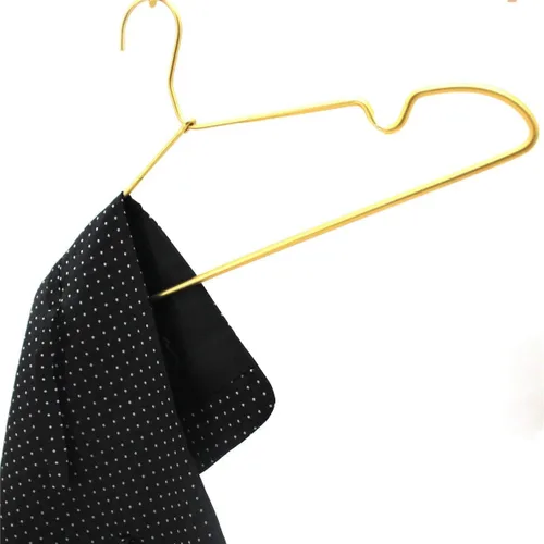 Vista 4 de Perchas de ropa de alta calidad de 16.5 pulgadas de metal dorado con gancho antideslizante para ropa sucia con alambre para ropa, perchas
