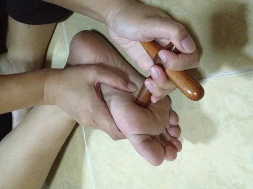 Vista 4 de Madera Salud Reflexología Tailandés Pie Mano Masaje Spa Madera Stick Relax Herramientas Tradicional