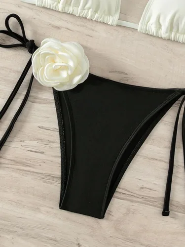 Vista 4 de OYOANGLE Conjunto de bikini de 2 piezas para mujer, con apliques florales, sin espalda, halter triangular, traje de baño con lazo lateral
