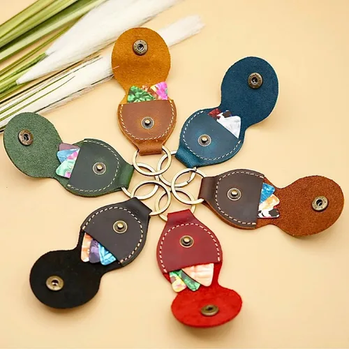 Vista 7 de Personalized Leather Guitar Pick Holder and Keychain Organizer, Customized Guitar Pick Holder, Gift for Guitarist, Guitar Pick Case