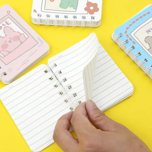 Vista 5 de 4 Pcs A7 Animal Mini Notebooks,Cartoon Small Spiral Pocket Journal Hardcover Note Books Fox Bear Rabbit Crocodile Lined Portable Notepad Diary Party