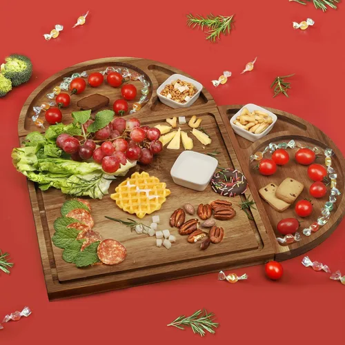 Vista 2 de Juego de tablero magnético de madera de acacia, 3 piezas con forma de corazón y queso cuadrado