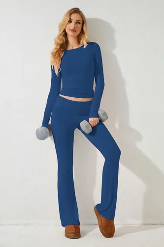 Vista 6 de Conjuntos de yoga para mujer, cuello redondo, manga larga, camiseta corta y pantalones acampanados de tiro bajo, conjunto de dos piezas