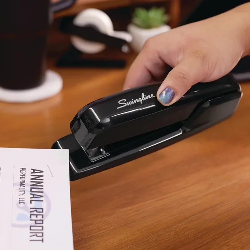 Vista 7 de Swingline 747 - Engrapadora icónica de escritorio, capacidad para engrapar 25 hojas, engrapadora resistente para suministros de escritorio, oficina