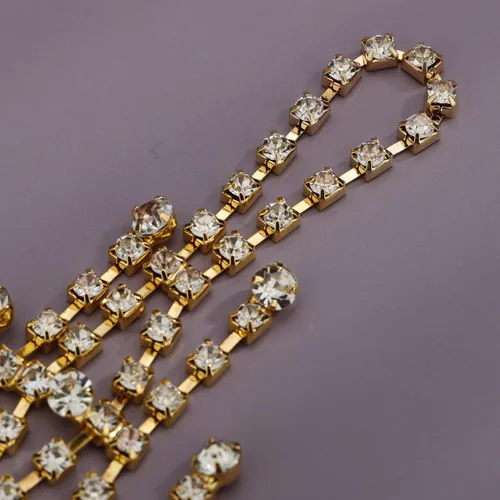 Vista 6 de YERTTER Pulsera dorada con diamantes de imitación para boda, cadena de dedo de cristal brillante con anillo de arnés, cadena de mano, eslabones