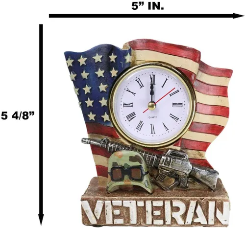 Vista 7 de Ebros Gift Patriótico Americano veterano militar soldado caído Estados Unidos Old Faithful Flag Rifle y táctico Camo casco escritorio mesa reloj