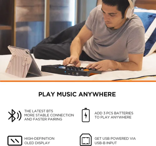 Vista 3 de Controlador de teclado MIDI Bluetooth portátil HXW, con 25 teclas, 9 almohadillas de ritmo retroiluminadas, pantalla OLED, 8 perillas, software