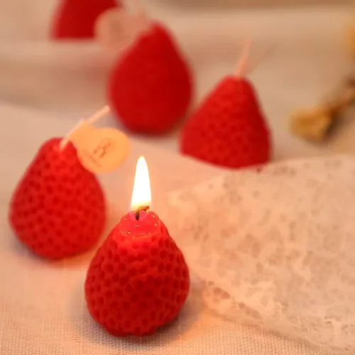 Vista 5 de Nuanchu 8 velas de fresa con forma de fresa, cera perfumada de cera de soja, linda vela decorativa para dormitorio, baño, fiestas, 2 paquetes (rojo)