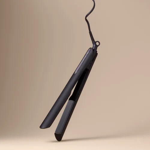 Vista 2 de Kristin Ess Hair Nanoblack - Plancha alisadora de pelo 3 en 1 + spray protector de calor Style Assist – Herramienta profesional de cerámica caliente