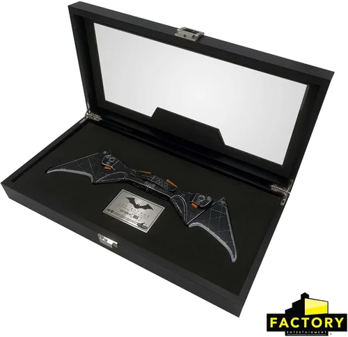 Vista 2 de Factory Entertainment La réplica de Batman Batarang Edición Limitada