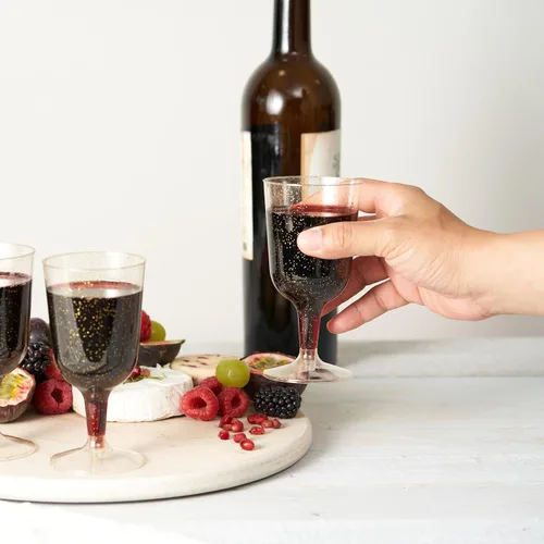 Vista 5 de MATANA 100 copas de vino de plástico, purpurina dorada de 6 onzas – Copas de vino doradas – Copas de vino – Cálices de plástico elegantes