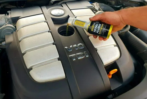 Vista 3 de XADO Total Flush Limpiador de Aceite de Motor - Elimina la Acumulación de Carbono y Lodos - Botella, 250ml