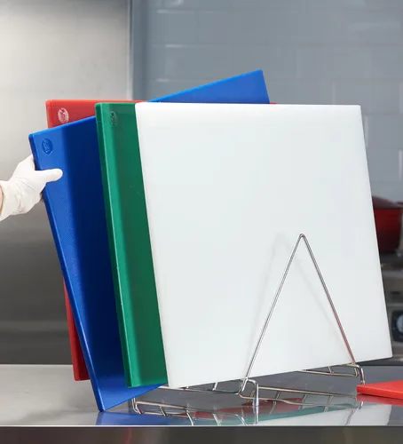 Vista 7 de CURTA Paquete de 4 tablas de cortar para cocina, 18 x 12 x 0.5 pulgadas, 4 piezas (blanco, rojo, verde, azul) Tabla de cortar de plástico codificada