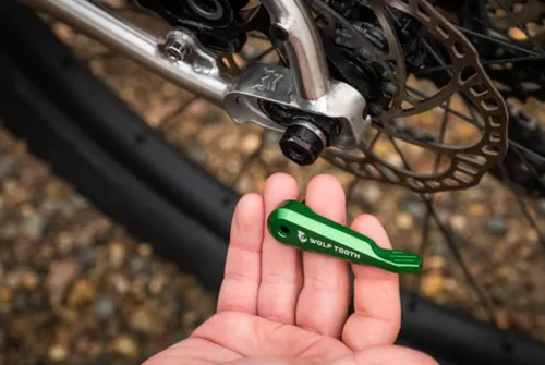 Vista 4 de Wolf Tooth Mango de eje multiherramienta herramientas multifuncionales para bicicleta