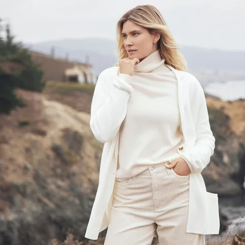 Vista 4 de Lands' End Suéter de cuello alto de cachemira