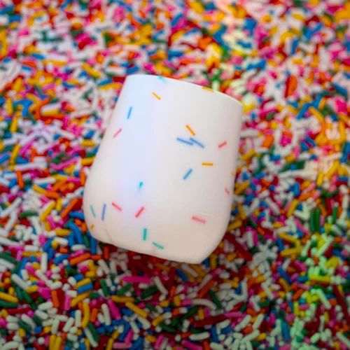 Vista 2 de Nuby Confeti/Sprinkles de silicona primera copa de entrenamiento abierta para bebé: 2oz