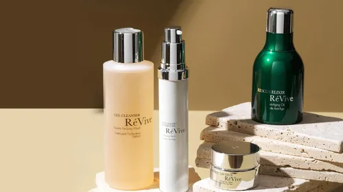 Vista 6 de Limpiador de gel suave y purificante RéVive, 6 onzas líquidas