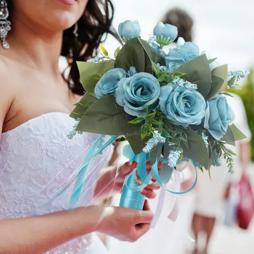 Vista 8 de EUBUY Ramos de boda para dama de honor, rosas artificiales blancas de 10.2 pulgadas, juego de ramos de seda de la serie Forest con lazo de cinta